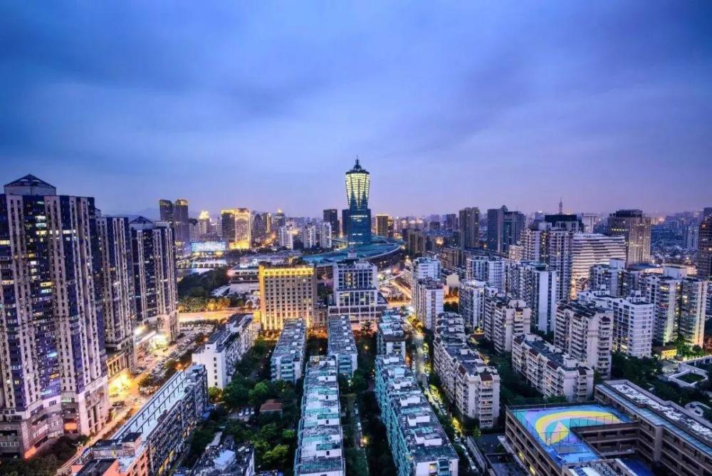 南昌象湖楼盘最新报价及时代背景下的楼市脉络与影响分析