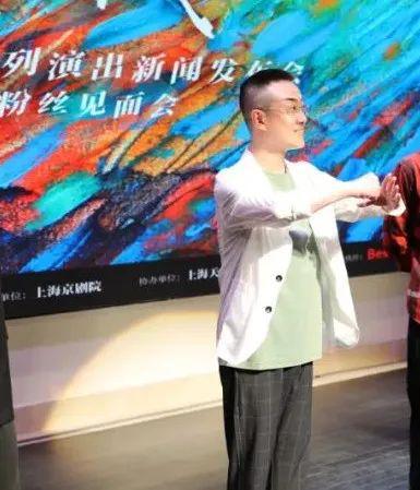 演员张歌，舞台与人生的蜕变之路——学习与自信的光芒
