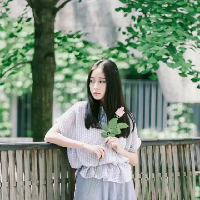 2024伤感女生头像，记录自然美景中的宁静与鼓舞瞬间