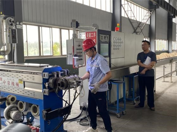 分条机师傅招聘最新动态，携手共赴成功之路，点亮你的技能之光