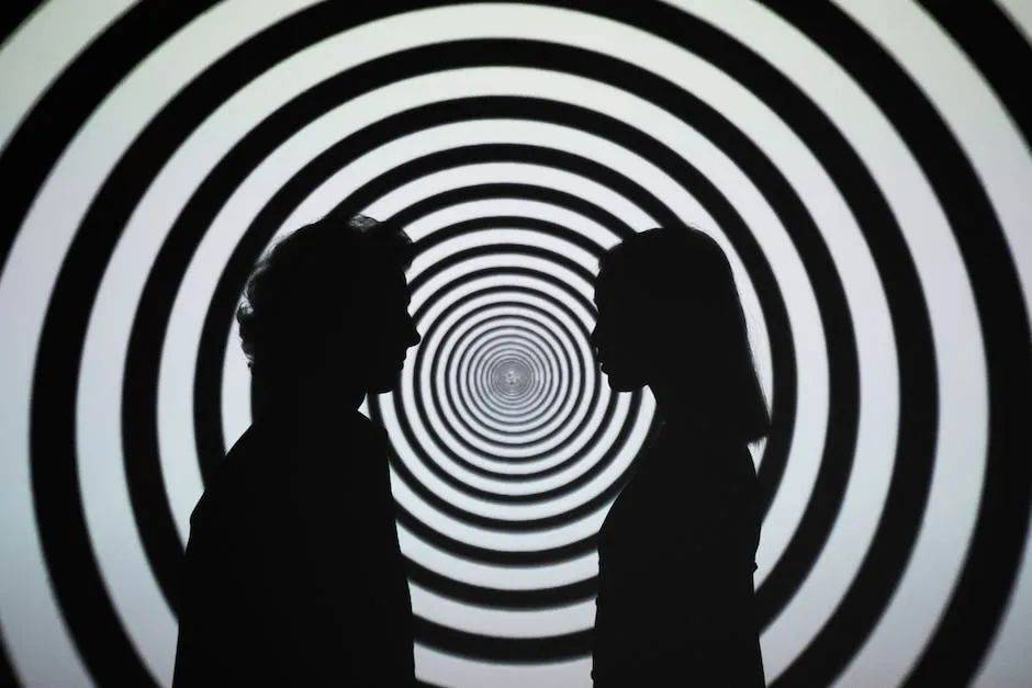 催眠光线最新现象探究，利弊分析与个人观点
