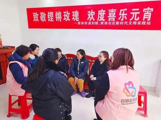小龙哥的日常趣事，友情纽带与爱的温馨时光