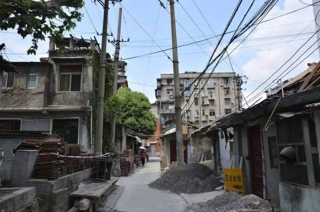 合肥最新土地拍卖信息,合肥土地拍卖新风潮，巷弄深处的特色小店，等你来探秘！