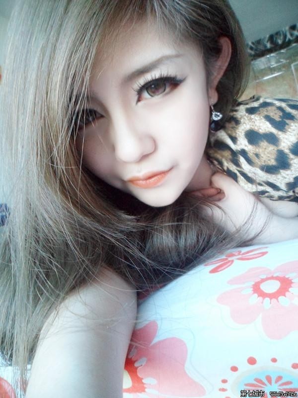最新非主流女生图片,非主流女生的小日常，友情、色彩与爱的故事